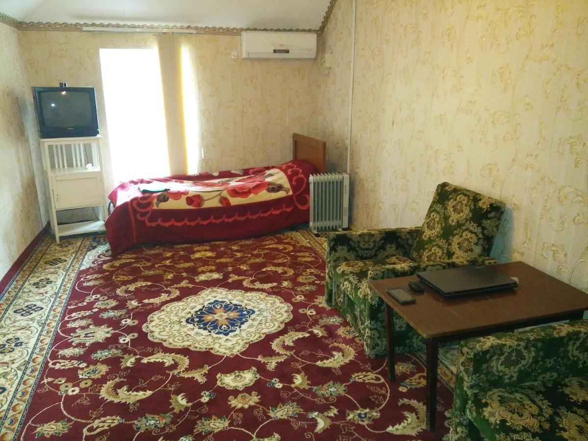 Sayfi Guesthouse Dushanbe Esterno foto
